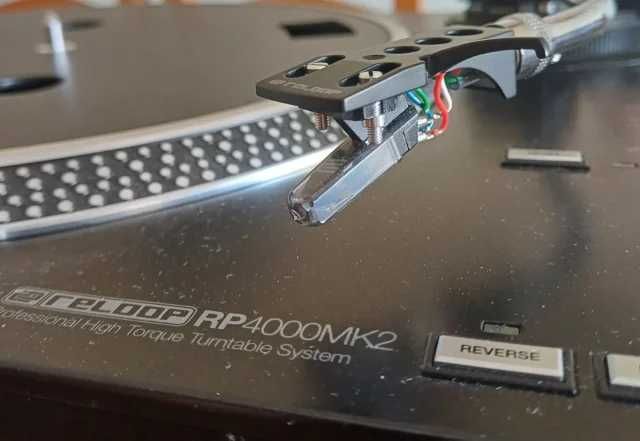 Reloop RP-4000 MK2 + Ortofon OM Black + кришка + адаптер + аудіокабель
