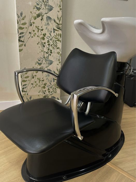 Conjunto de salão: cadeira de corte e rampa de lavagem