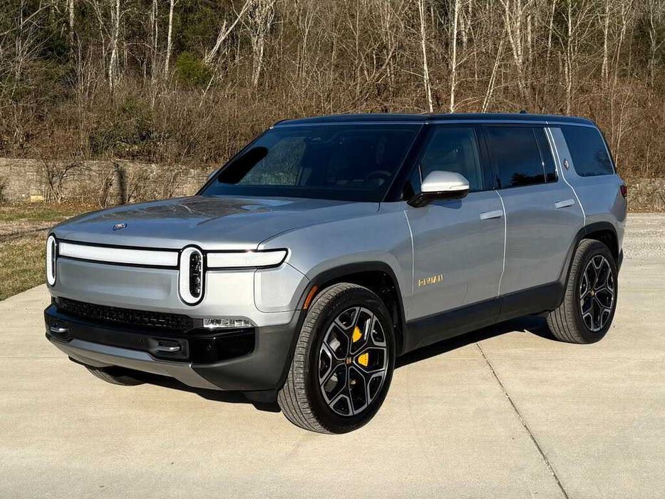 Rivian R1S EV 2023