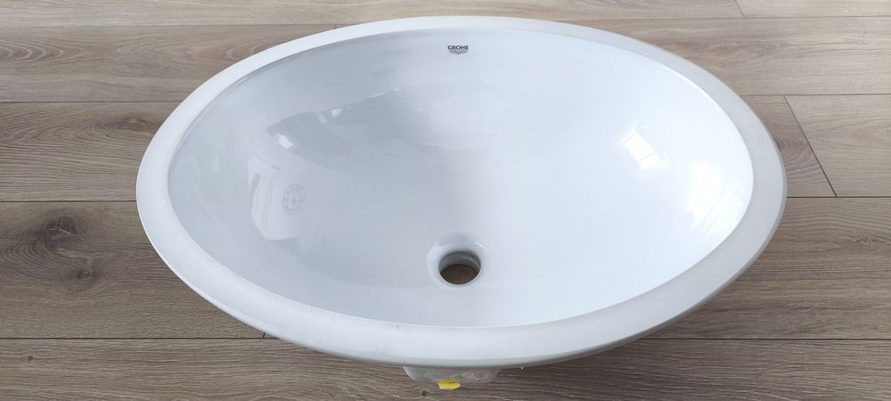 Grohe Bau Ceramic Umywalka 56x42 cm podblatowa biała