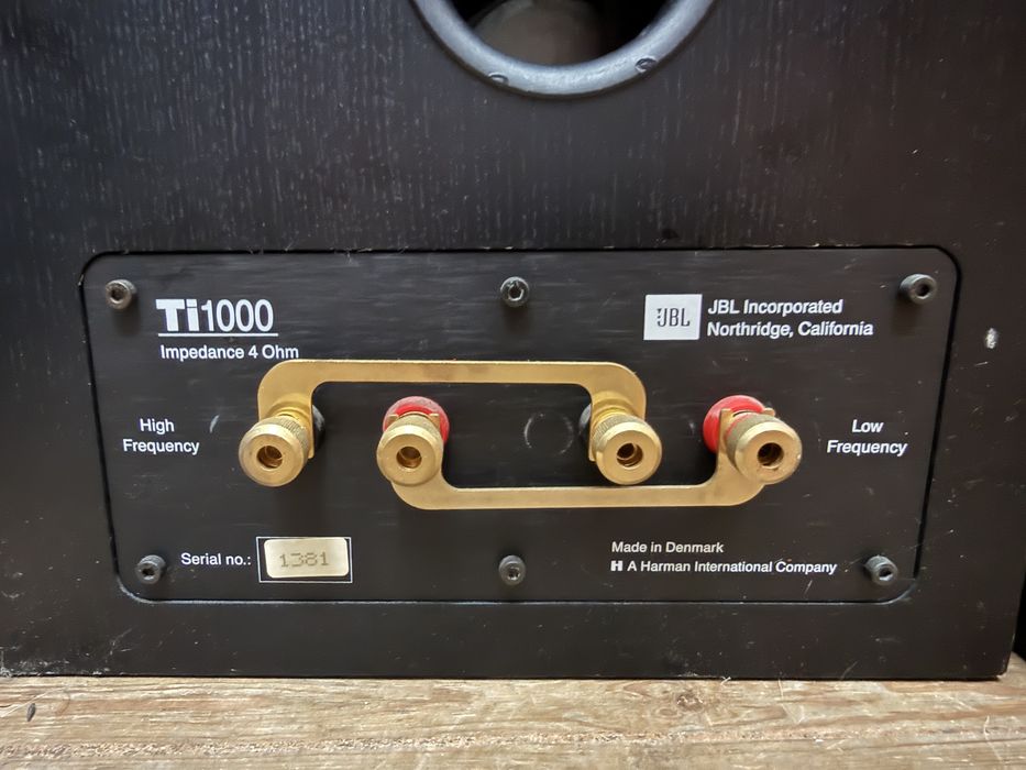 Colunas JBL  Ti 1000 - Bom Estado