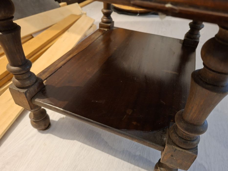 Mesa de cabeceira antiga