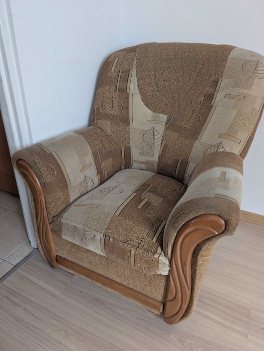 fotel materiałowy brązowy