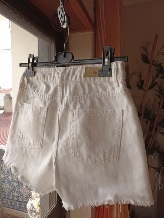 Calções brancos novos