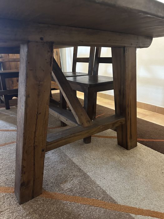Mesa rustica antiga