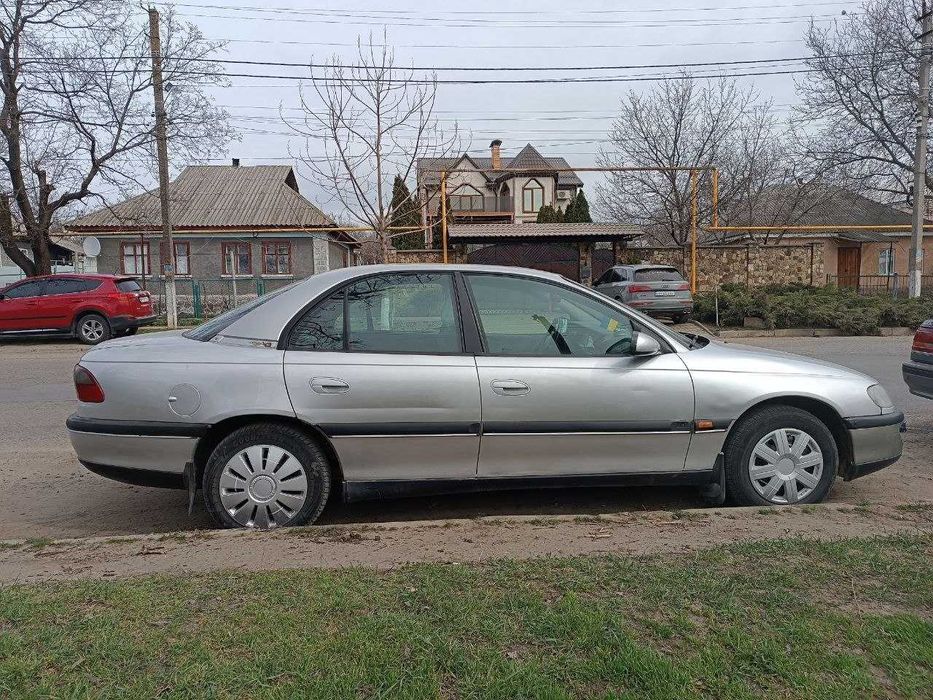 Продам Opel Omega 2.0 газ/бензин 1998 року