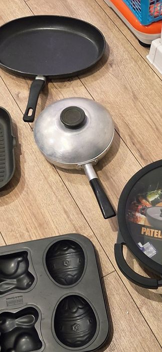 Patelnie i tacki i inne nowe i używane