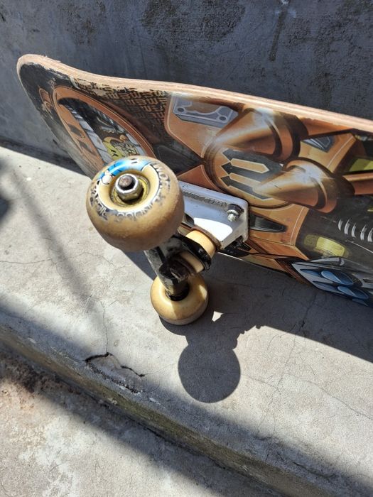 Skate com alguns extras