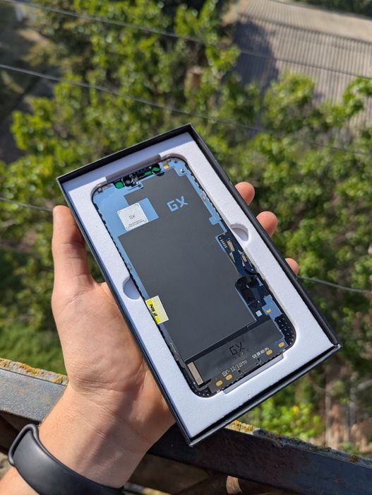 Екран на Айфон 12-12pro