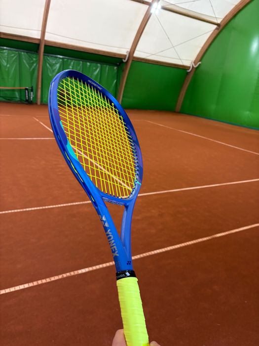 YONEX EZONE 100 (300g] r2