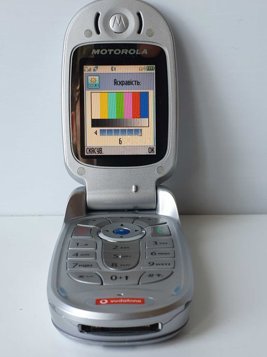 телефон Motorola v525