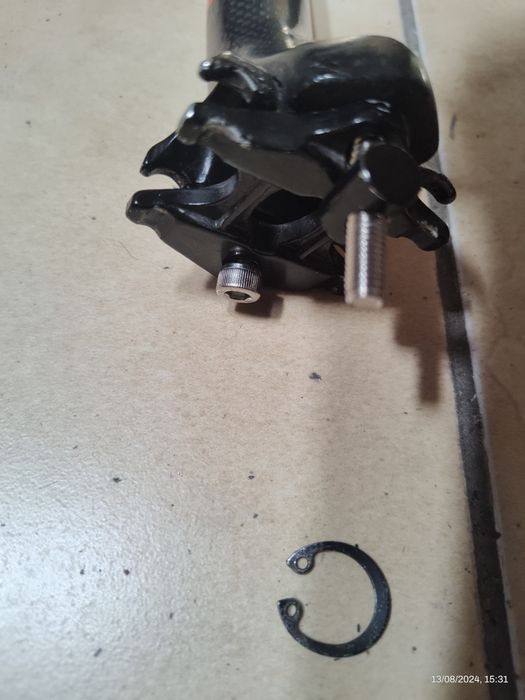 Espigão Selim Carbono EC 90 - 30.8.mm diâmetro e 350mm comprimento e p