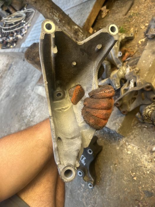 Лапа двигателя подушка vw Amarok 2.0 амарок