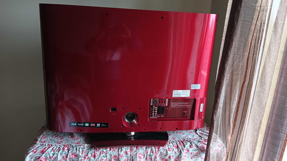 Televisor LCD LG Scarlet (modelo 37LG6000) de 37"