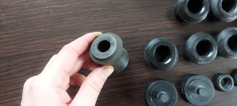 Комплект резинових втулок підвіски ВАЗ СССР