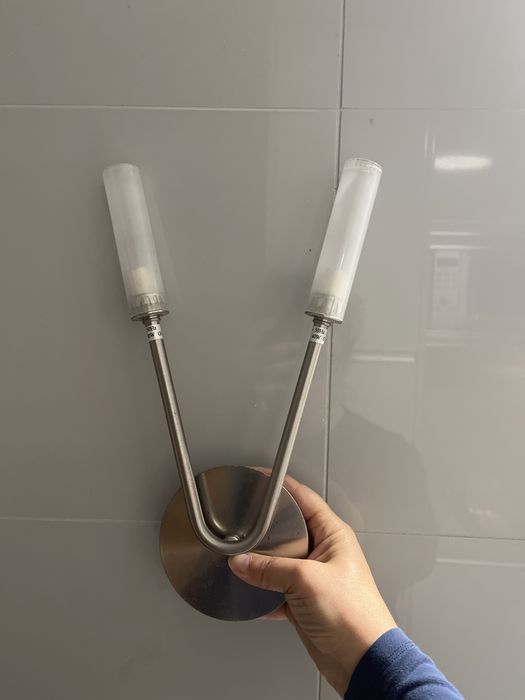 2 Candeeiros para casa de banho (1 tecto outro parede)