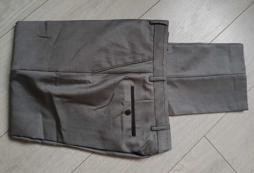 Garnitur męski/ młodzieżowy. Rozmiar M - 48