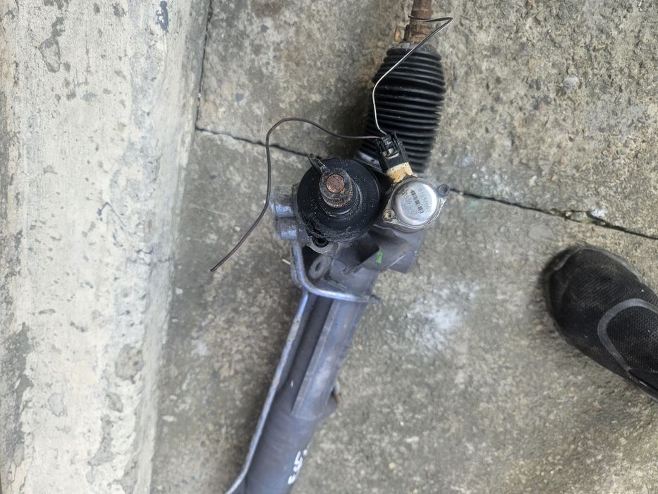 Рульова рейка БМВ Е65 Е66 BMW E65 E66 Рулевая рейка 7853501221012 Шрот