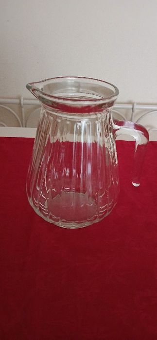 Jarro de vidro, para bebidas