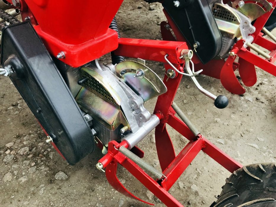 Соняшникова, кукурудзяна сівалка точного висіву УПС 8 завод DEMETRA