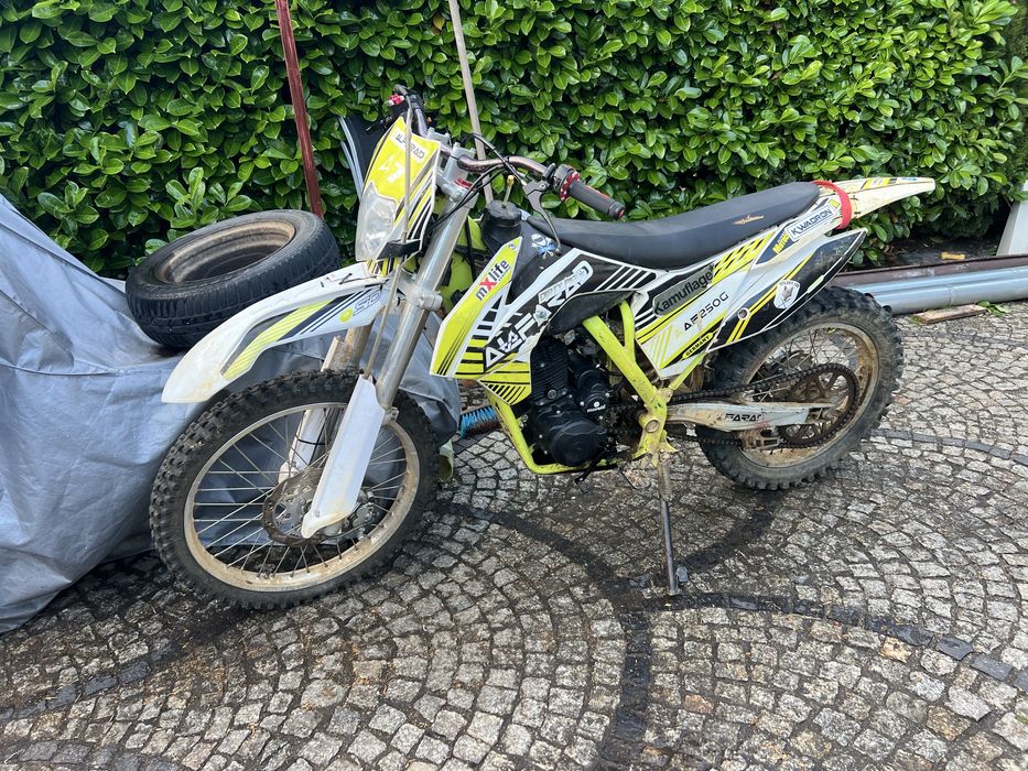 Cross Alfarad  250