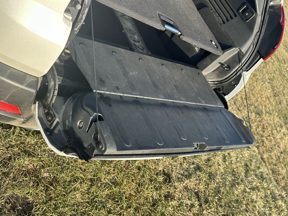 Ляда Пежо 3008 KWED, EZRC  Peugeot двері задні відкидний борт багажник