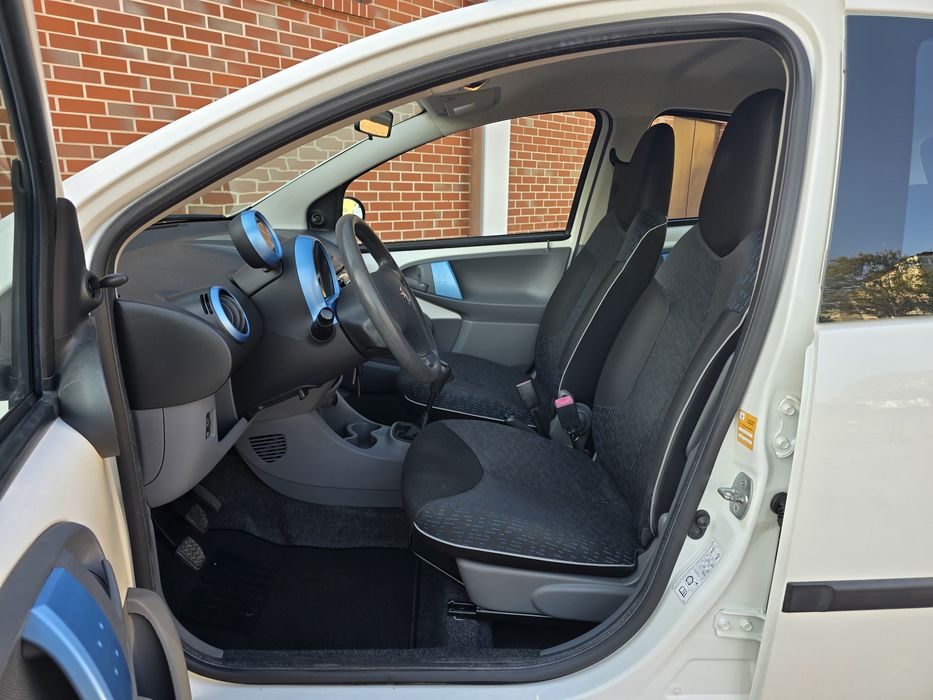 Peugeot 107 1.0 Urban  |  AR CONDICIONADO