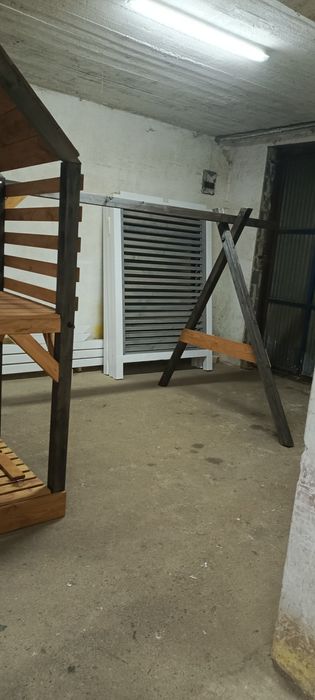 Plac zabaw dla dzieci zjeżdżalnia huśtawka ogród