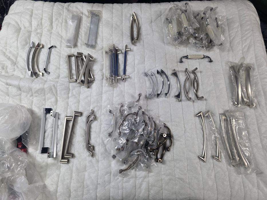 Uchwyty do mebli z chromu Nowe