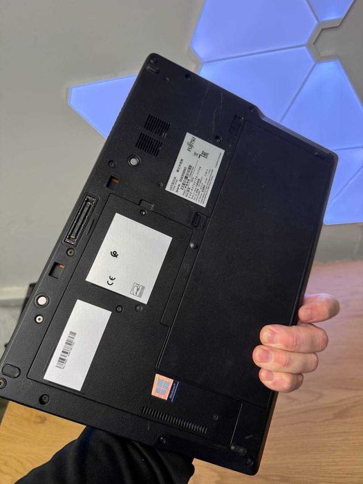 Ноутбук Fujitsu Core i5 8gen 8 ядер!! 16Gb RAM 256Gb SSD FullHD IPS