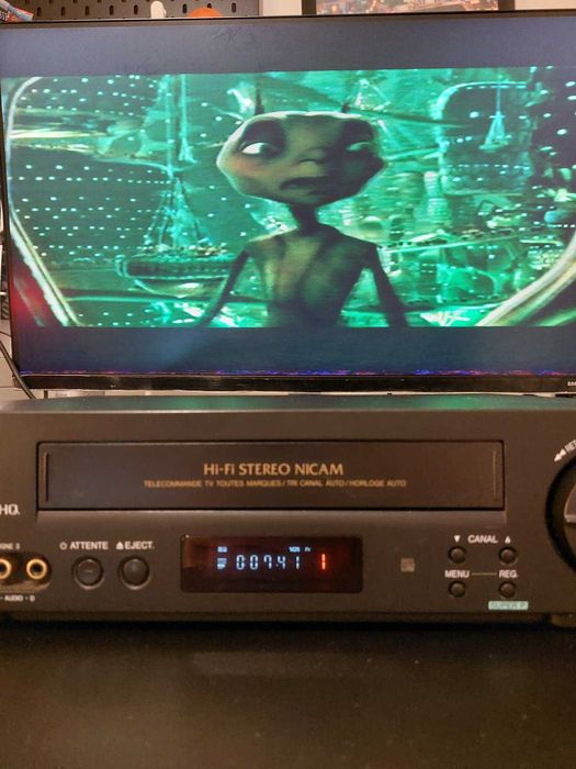 Sharp - VC-MH685 Cassette Player and Recorder64585625639938122