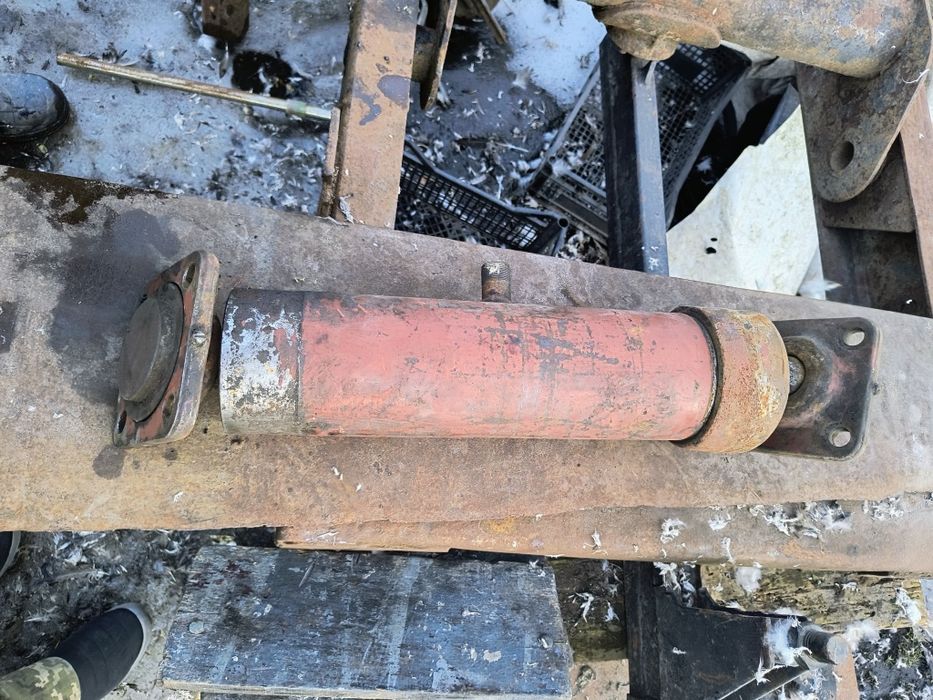 Гідроциліндр прицепа камаз