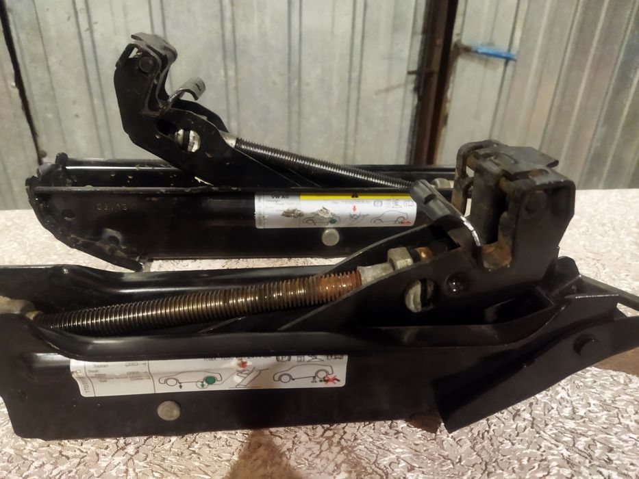 Домкрат  на Volkswagen Skoda Audi Seat