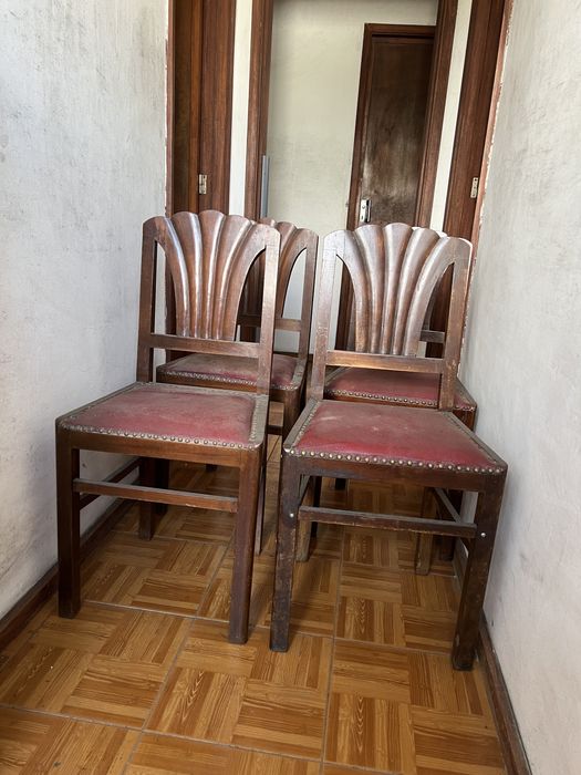 Conjunto 4 cadeiras madeira e pele para restauro