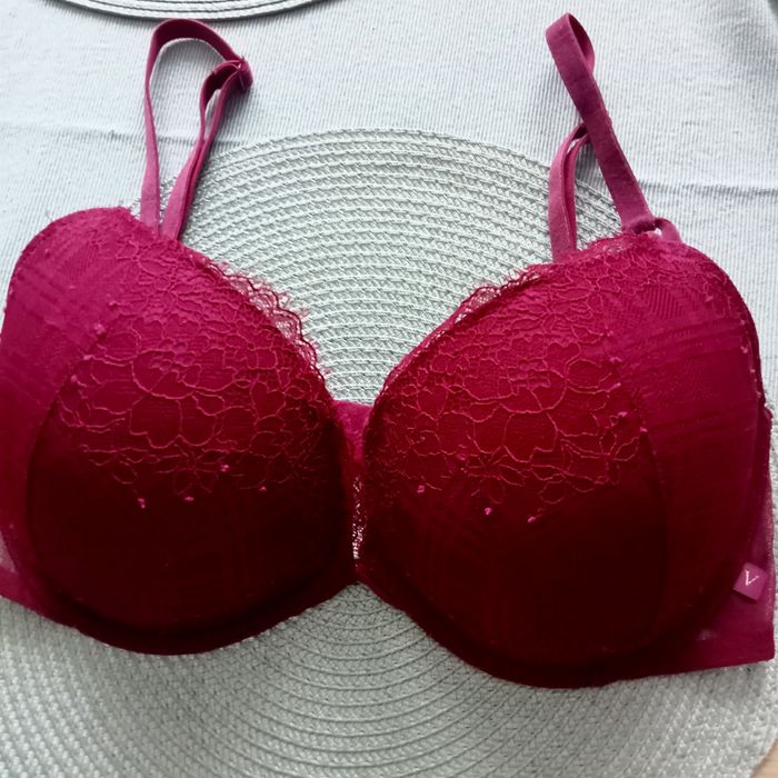 Biustonosz push up, koronkowy, bordo Victoria's Secret 80D