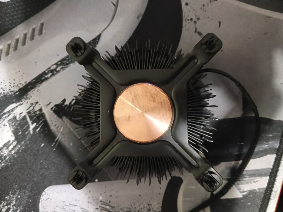 Боксовый куллер intel