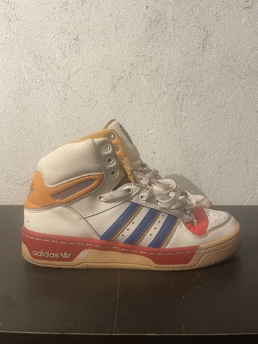 Teni bota Adidas NBA