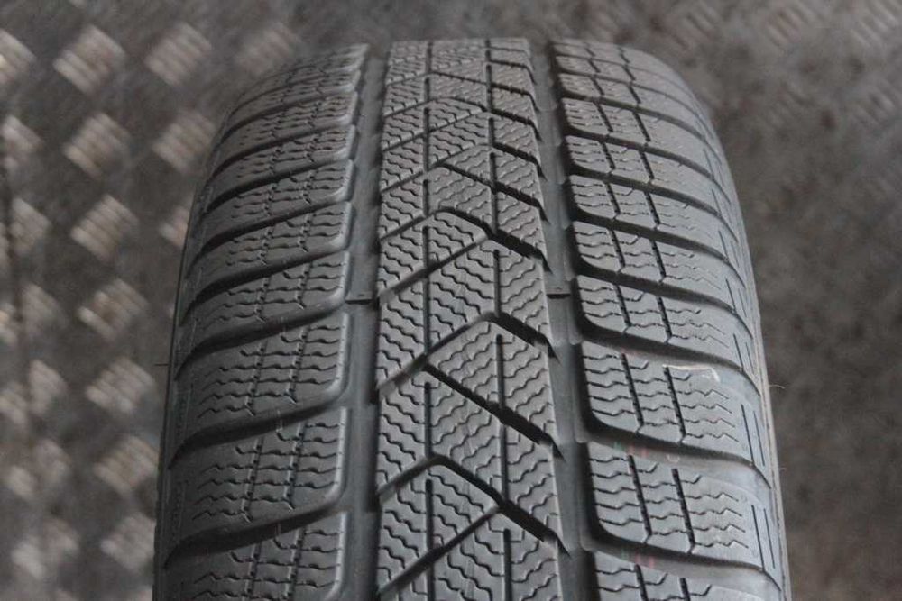 205/50/17 Pirelli Sottozero 3 205/50 R17 93H XL A01 2024r