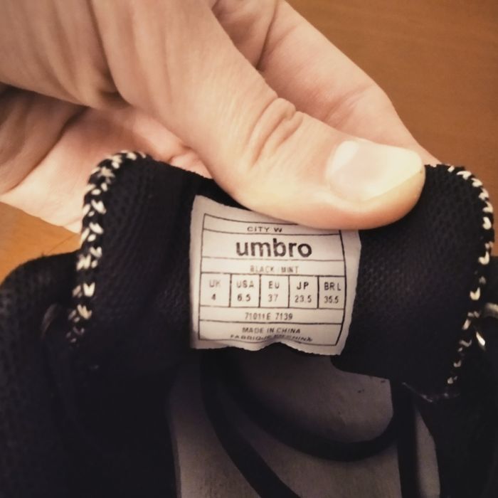 Buty umbro 38 materiałowe