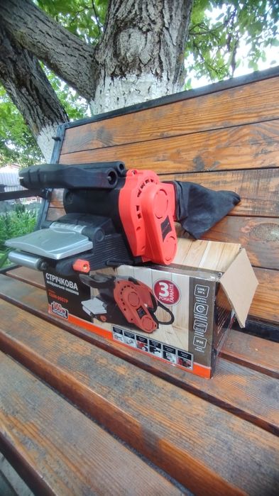 Стрічкова шліфувальна машина Dnipro-M BS-94S