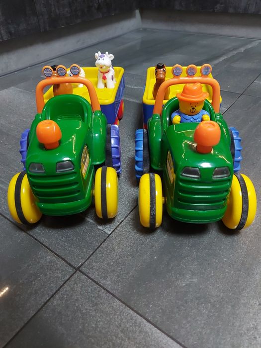 Dwa traktory interaktywne