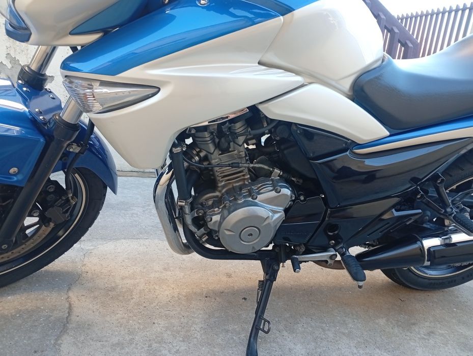 Suzuki inazuma 250 em muito bom estado 33mil pronta para rolar  material super fiável e baixa manutenção