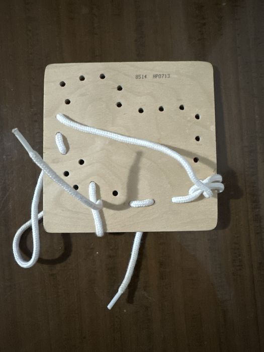 Drewniana sznurowanka stonoga