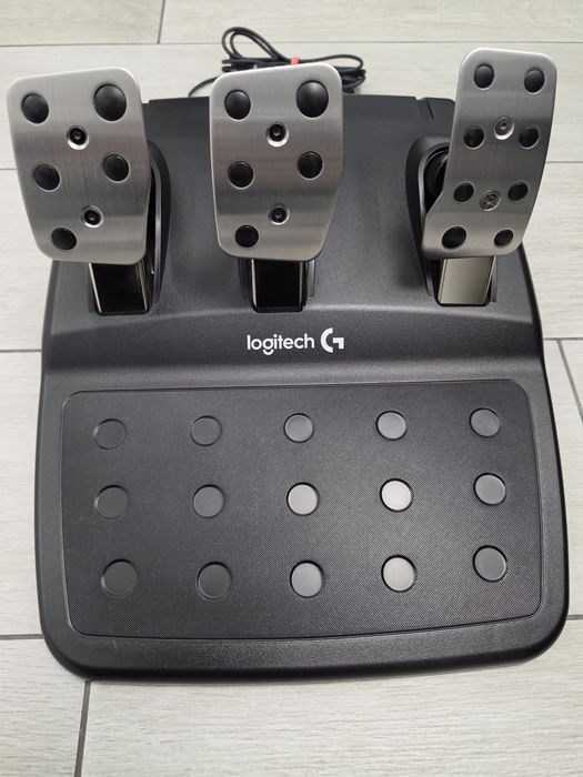 Кермо Logitech G29 Driving Force + педалі, передачі.