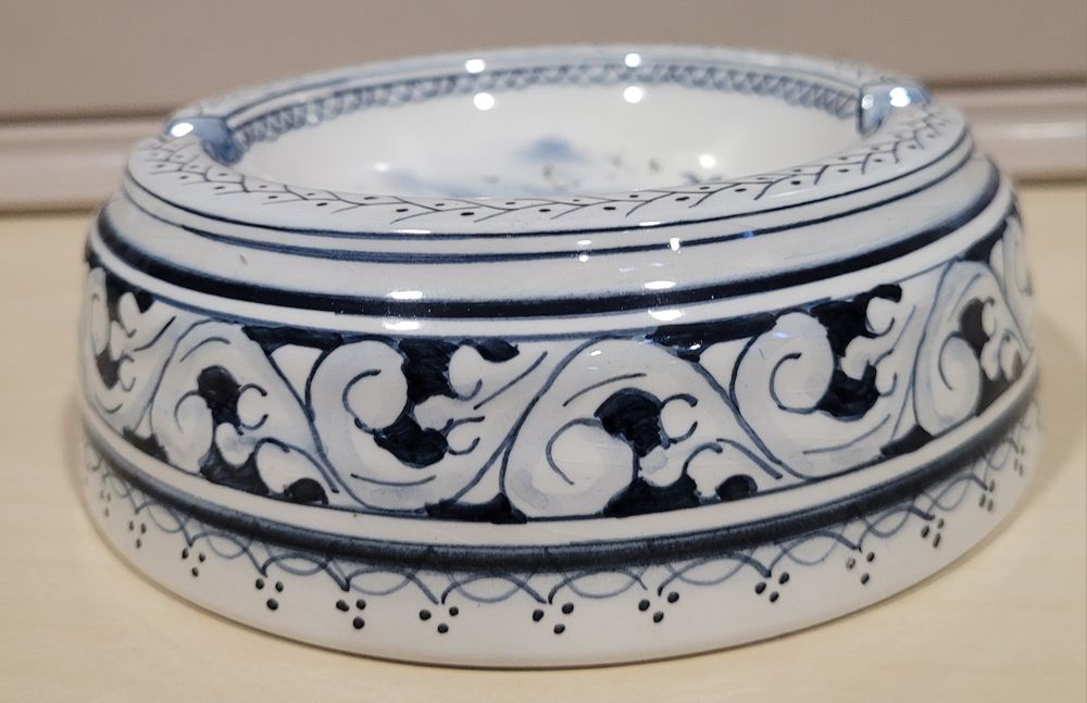 Cinzeiro, pintado à mão -Real Cerâmica Coimbra