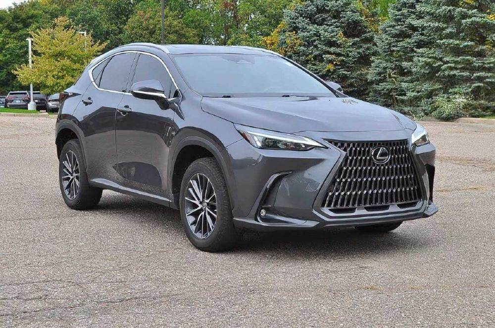 Lexus NX 350h Premium      2022
