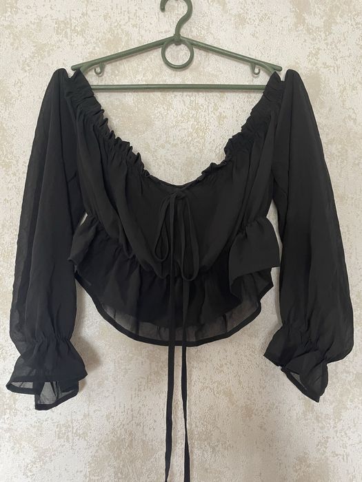 Чорний топ Shein