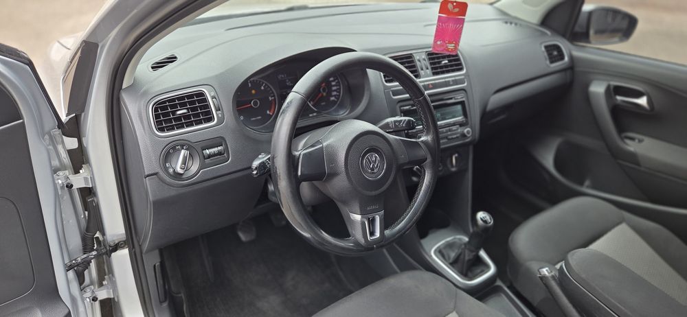 Volkswagen Polo 2012 год