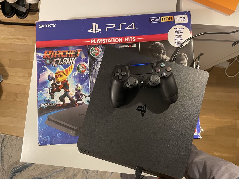 Playstation 4 a venda