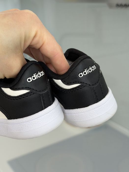 Дитячі кросівки Adidas